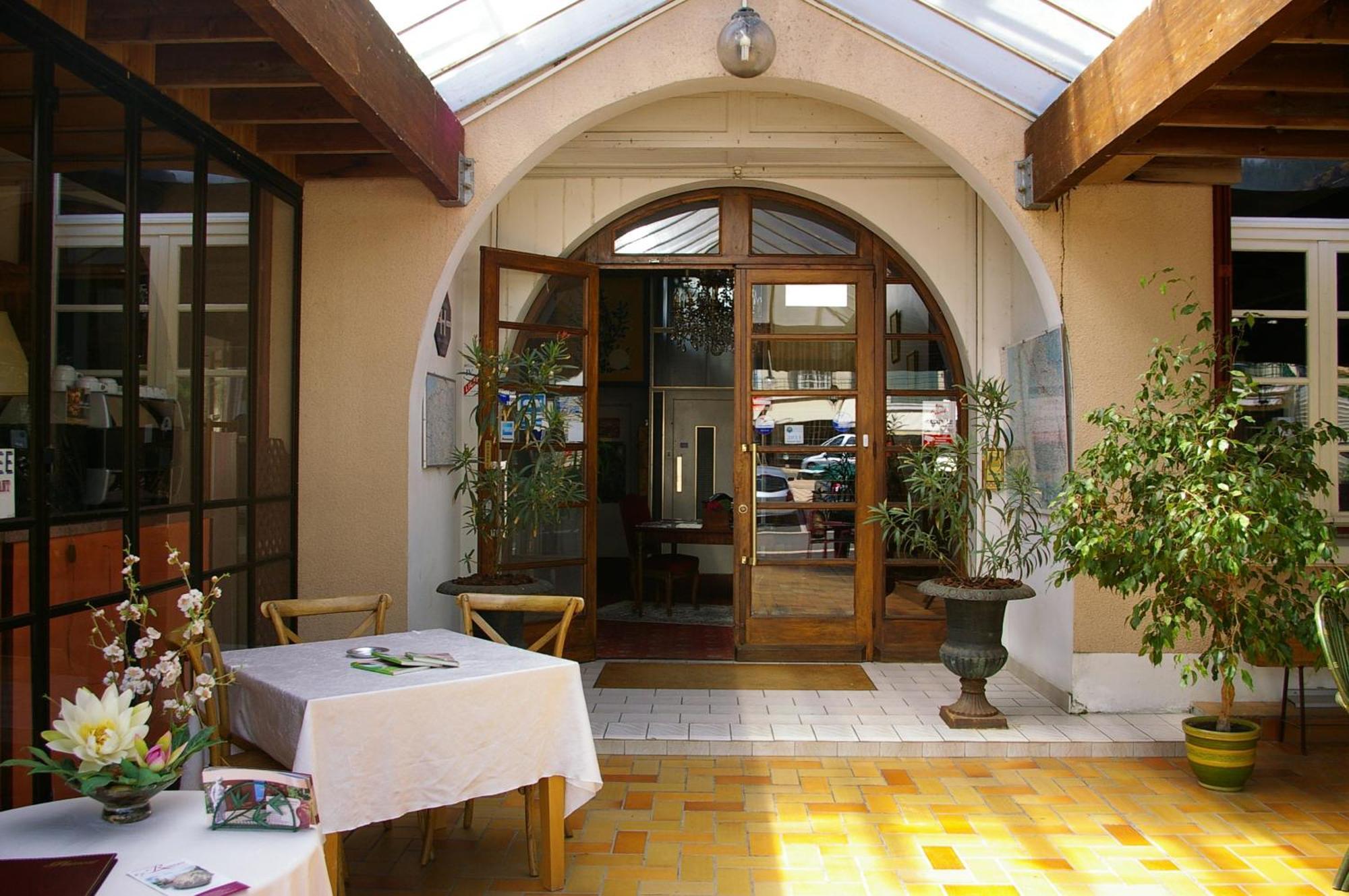 Hostellerie De La Roseraie Barbotan-les-Thermes Exterior photo