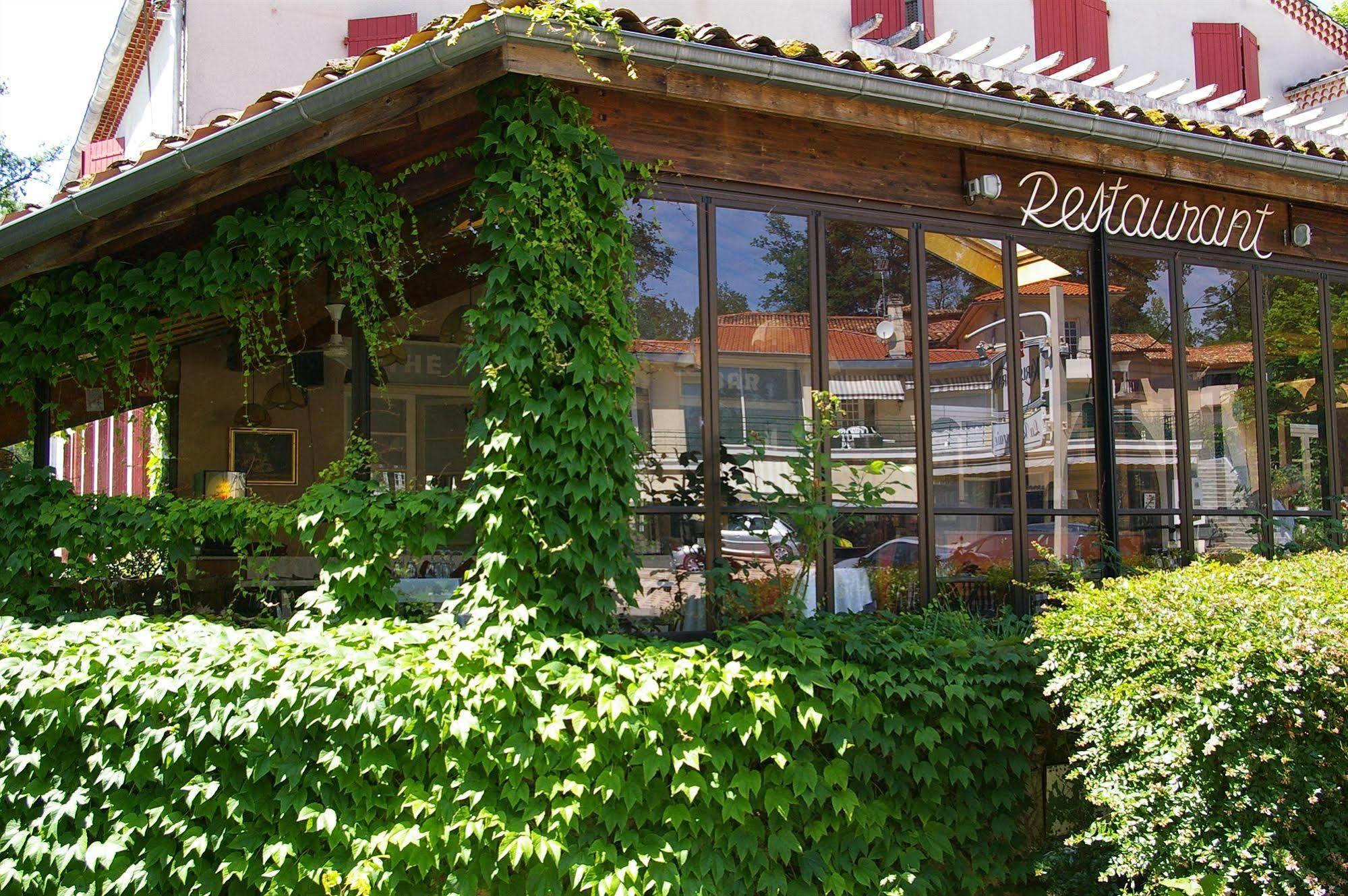 Hostellerie De La Roseraie Barbotan-les-Thermes Exterior photo