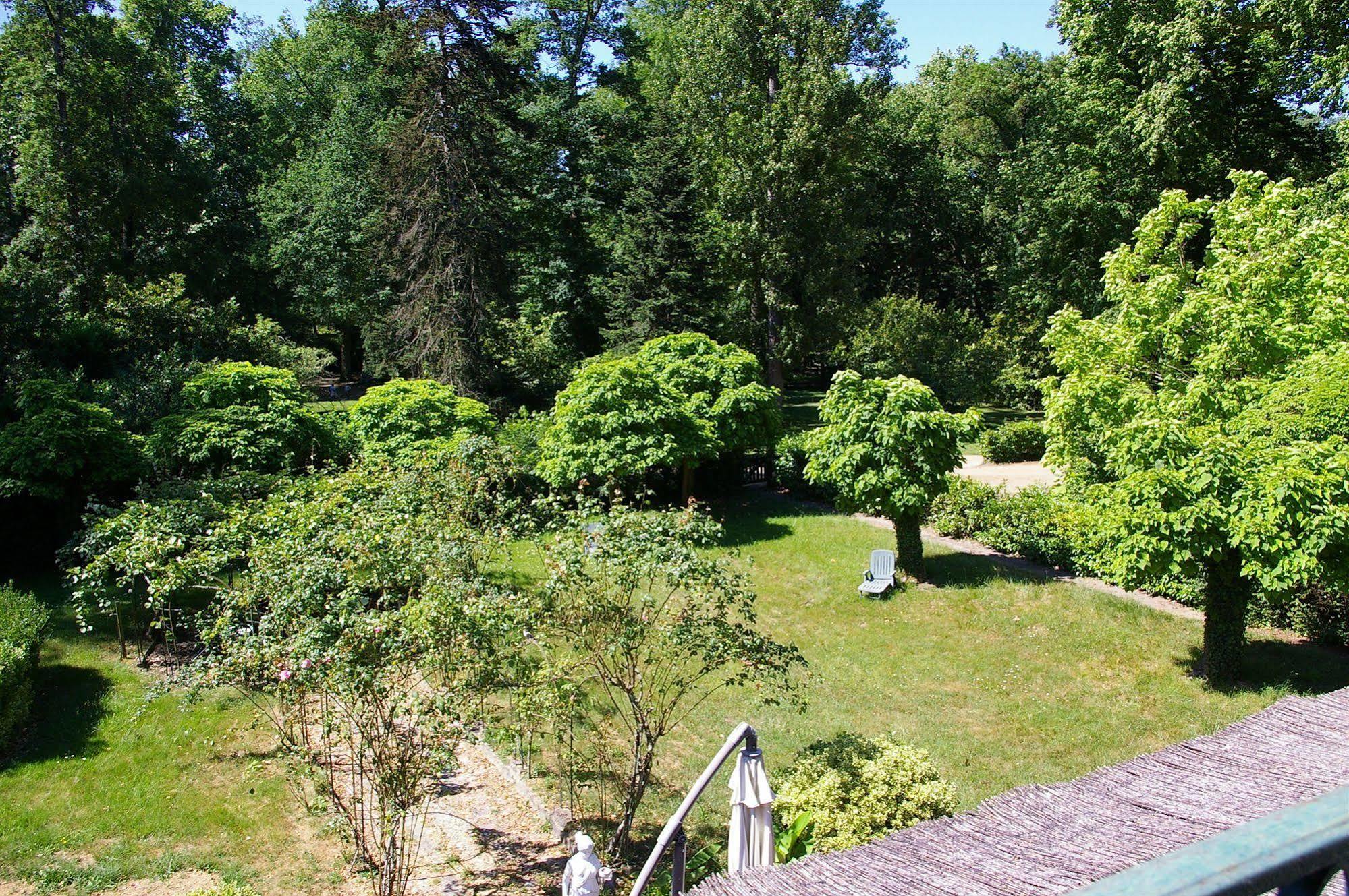 Hostellerie De La Roseraie Barbotan-les-Thermes Exterior photo